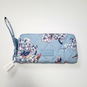 Vera Bradley Accordion wristlet in Cherry Blossom.